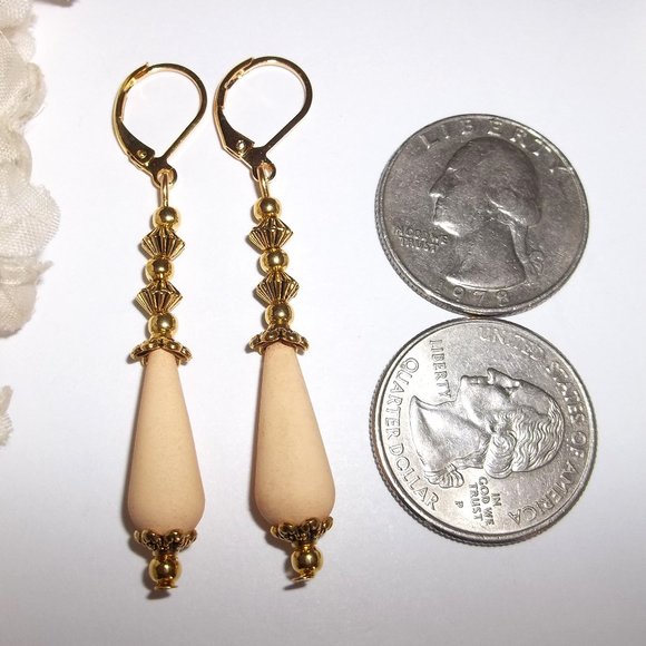 Earrings, Dangle Earring, Drop Earring, Earring Set, Cream Wood and Gold C359 - Picture 2 of 6